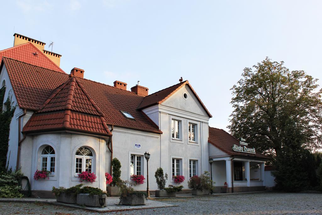Dom Goscinny Bialy Dworek Człuchów Camera foto